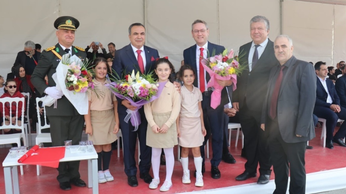 Cumhuriyetin Yeni Yüzyılı Temalı Resim Yarışması İlçe Birinciliği ve Ödül Töreni